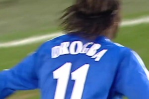 2006 年的今天，德罗巴在对阵沃特福德上演了帽子戏法