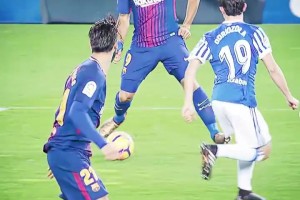 太潇洒了！德容面对逼抢时的摆脱真是从从容容，游刃有余！