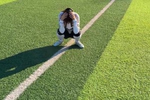 小姐姐踢球是用了脑子的😁