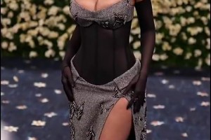 凯莉·詹娜这身材姿色怎么没找个NBA男友？不比姐姐差啊😍